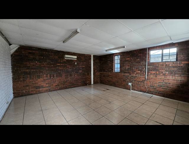 275M² WAREHOUSE TO LET IN SPARTAN